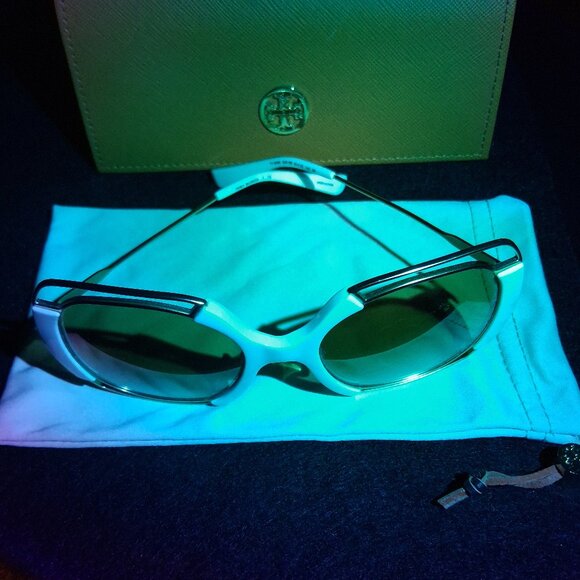 Tory Burch TY 6059 32516E Discontinued Sunglasses w/Gold Gradient Mirrored Lens main image 12